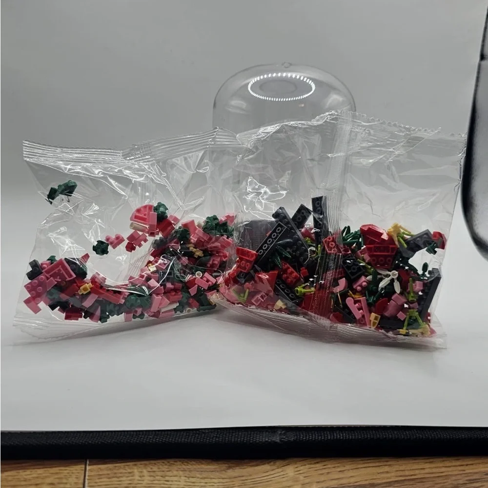 Red Roses Building Set - Picture 10 of 10